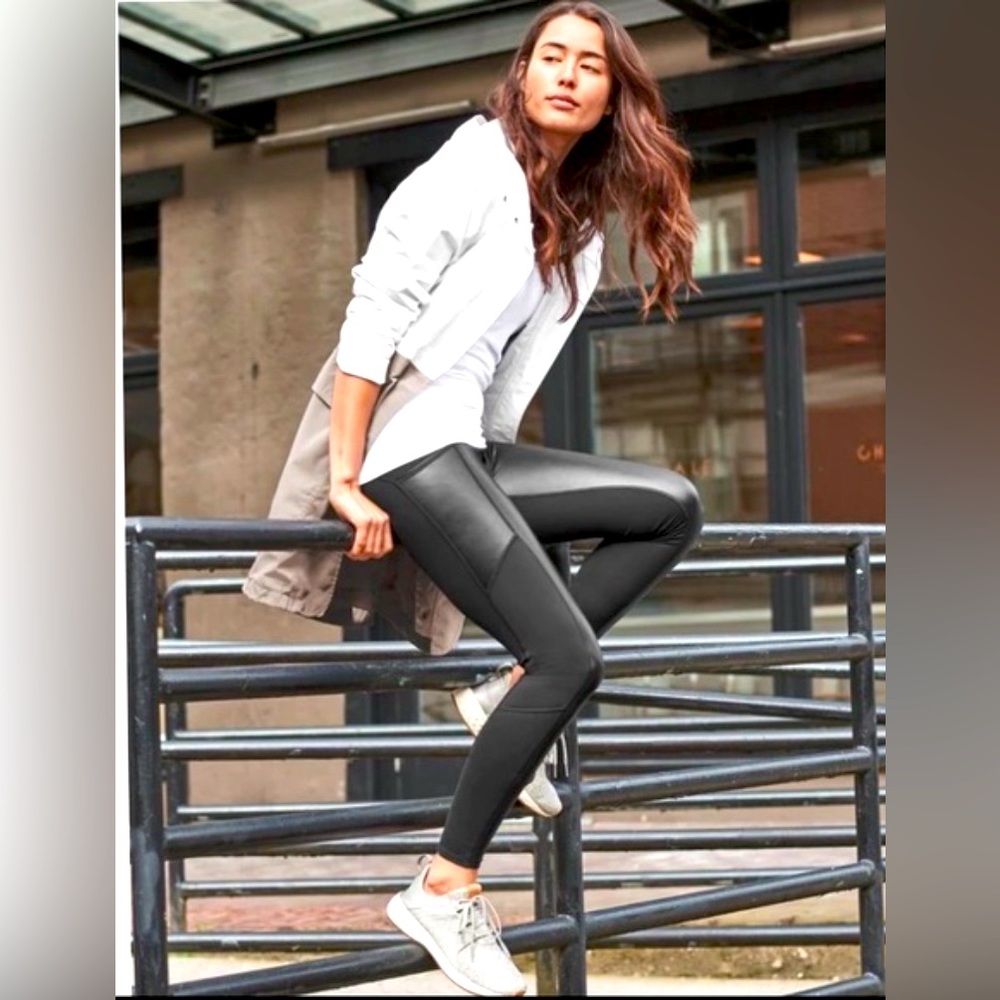 Athleta faux leather legging black  Sz small
